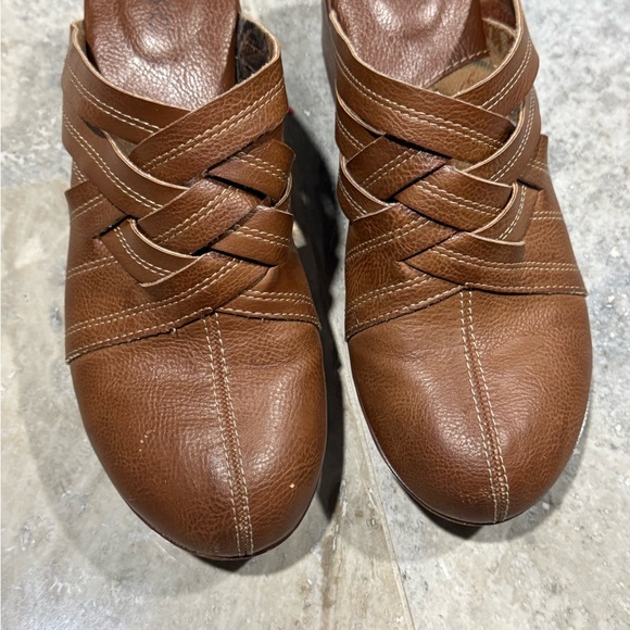 b.o.c. Brown Leather Mules - Picture 5 of 6